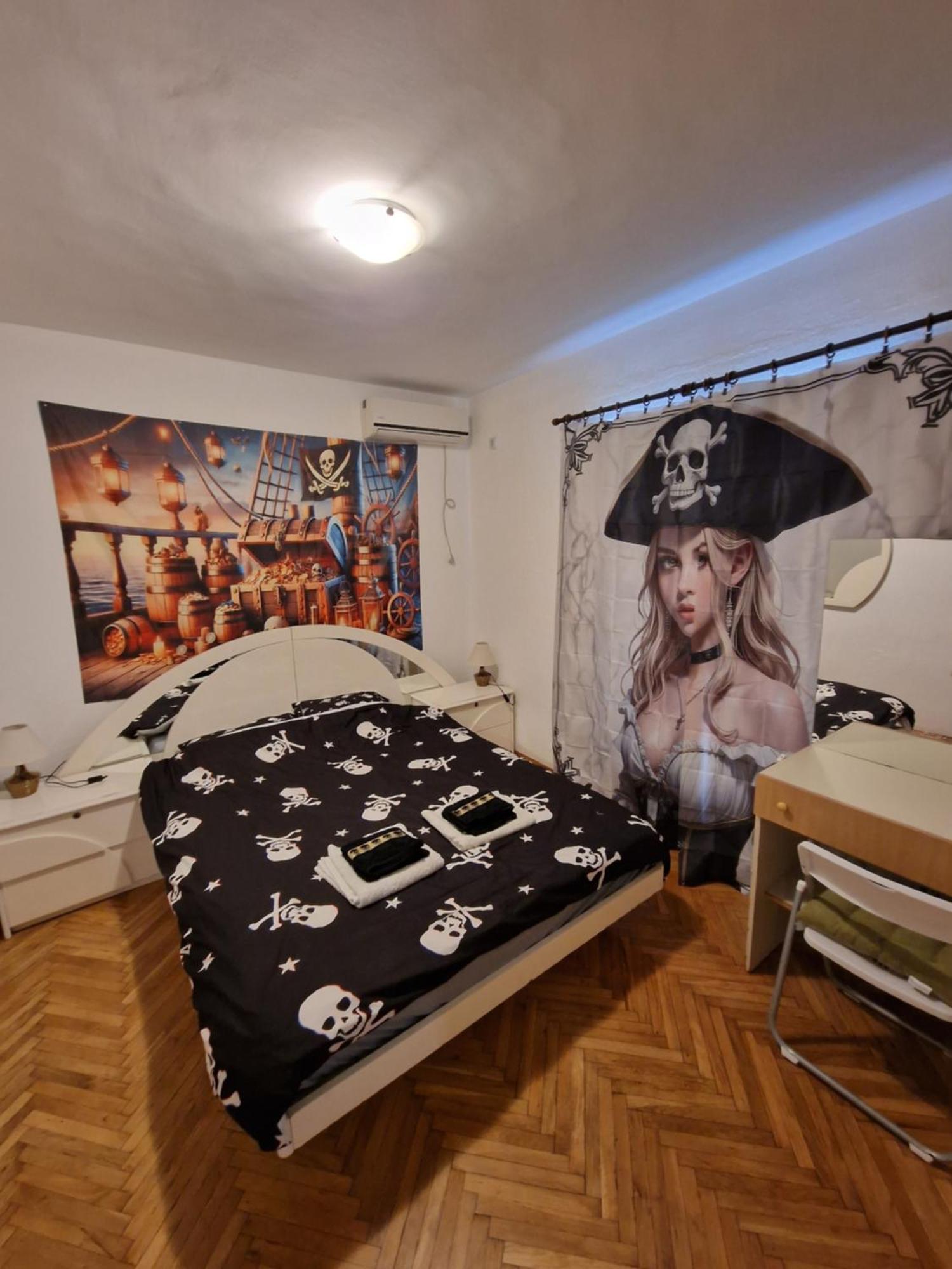 Хостел Pirate Backpackers Улцинь Екстер'єр фото